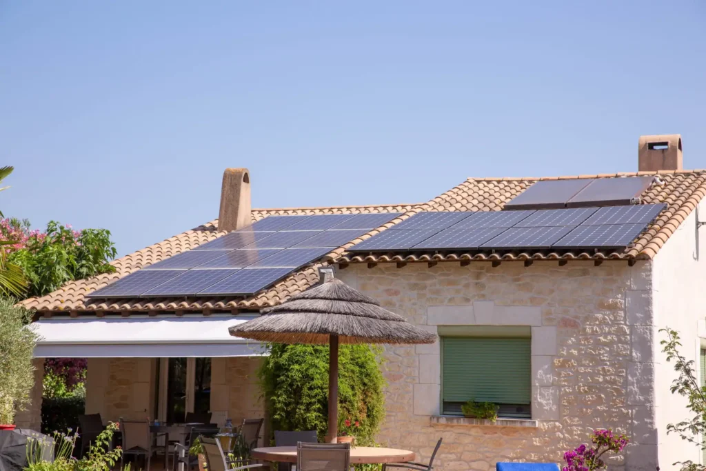 Bâtiments intelligents : rôle du photovoltaïque dans la smart home 1 image 2026 04 02T060330.656 0400