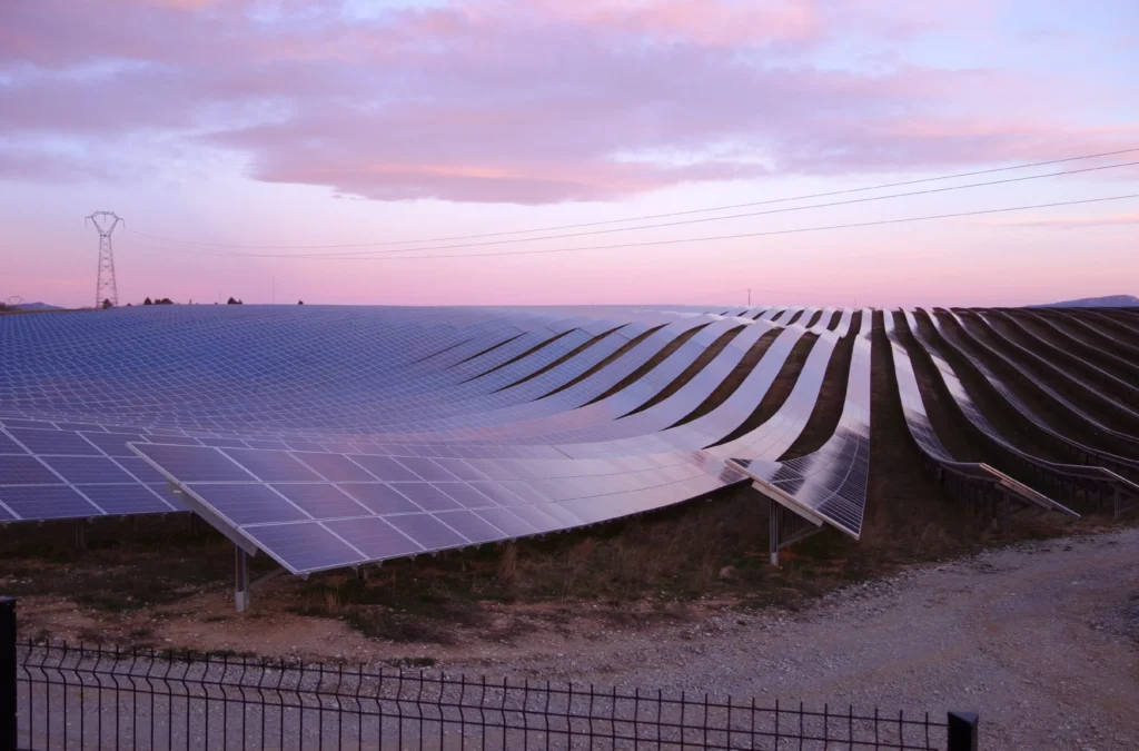 Quelle est la durée de vie d’un panneau photovoltaïque ? 2 image 2026 06 08T060328.947 0400